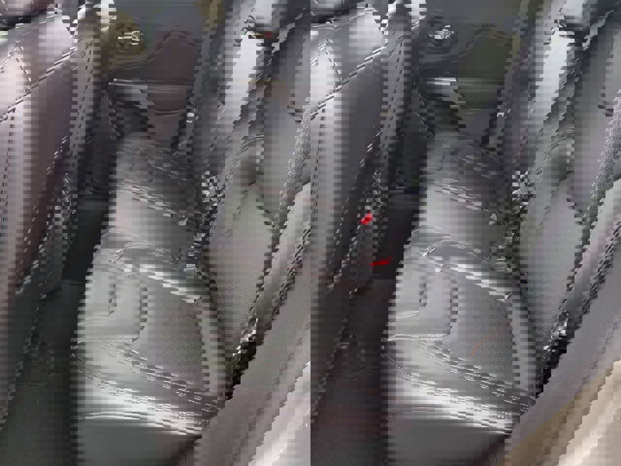 Used 2021 Jeep Cherokee Limited image 19