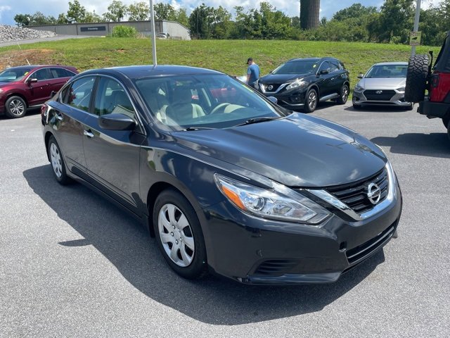 Used 2017 Nissan Altima 2.5 S w/ Power Driver Seat Package image 2