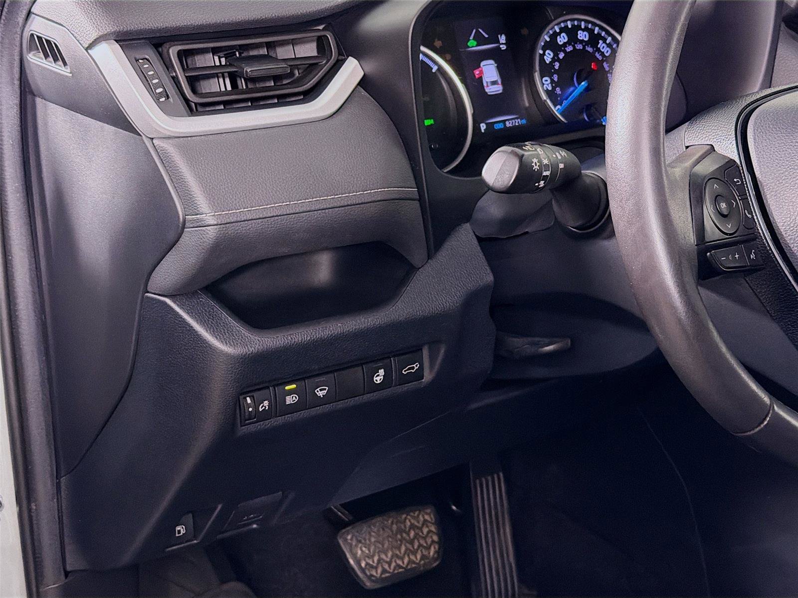 Used 2020 Toyota RAV4 XLE w/ Convenience Package image 10