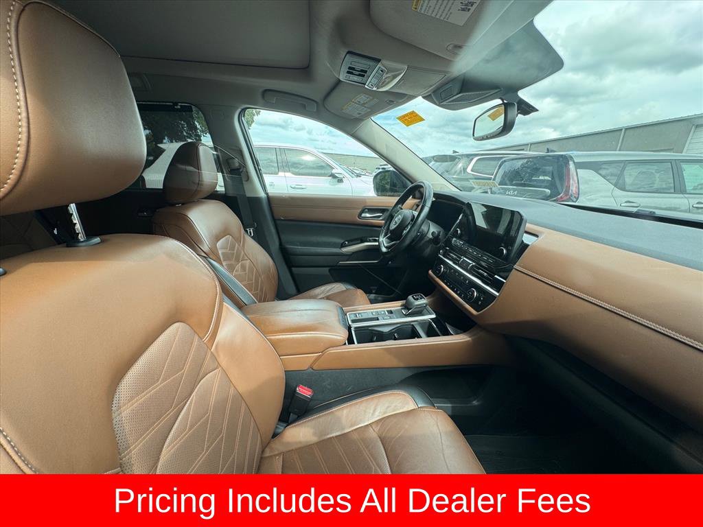 Used 2022 Nissan Pathfinder Platinum w/ Cargo Package FWD image 3