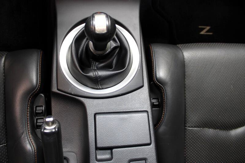Used 2004 Nissan 350Z Touring w/ Cargo Convenience Pkg image 12