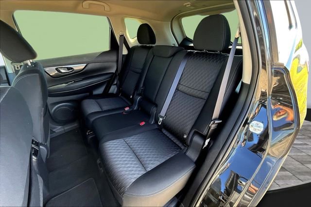 Used 2020 Nissan Rogue SV image 23