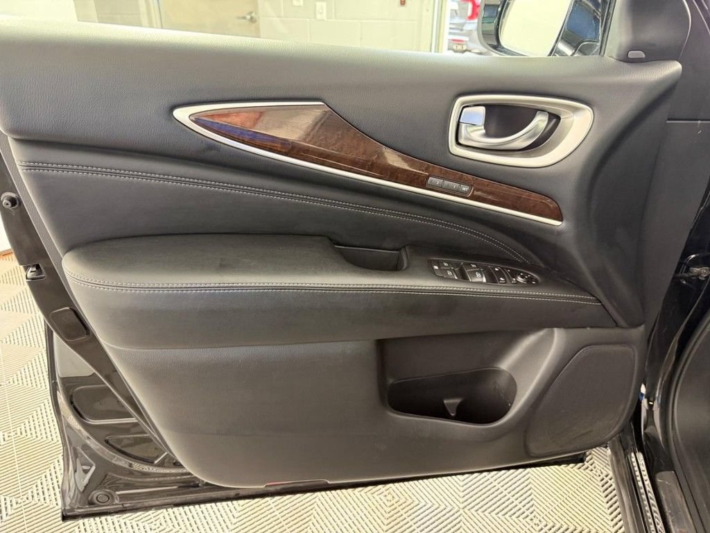 Used 2017 INFINITI QX60 Luxe w/ Deluxe Technology Package AWD/4WD image 21