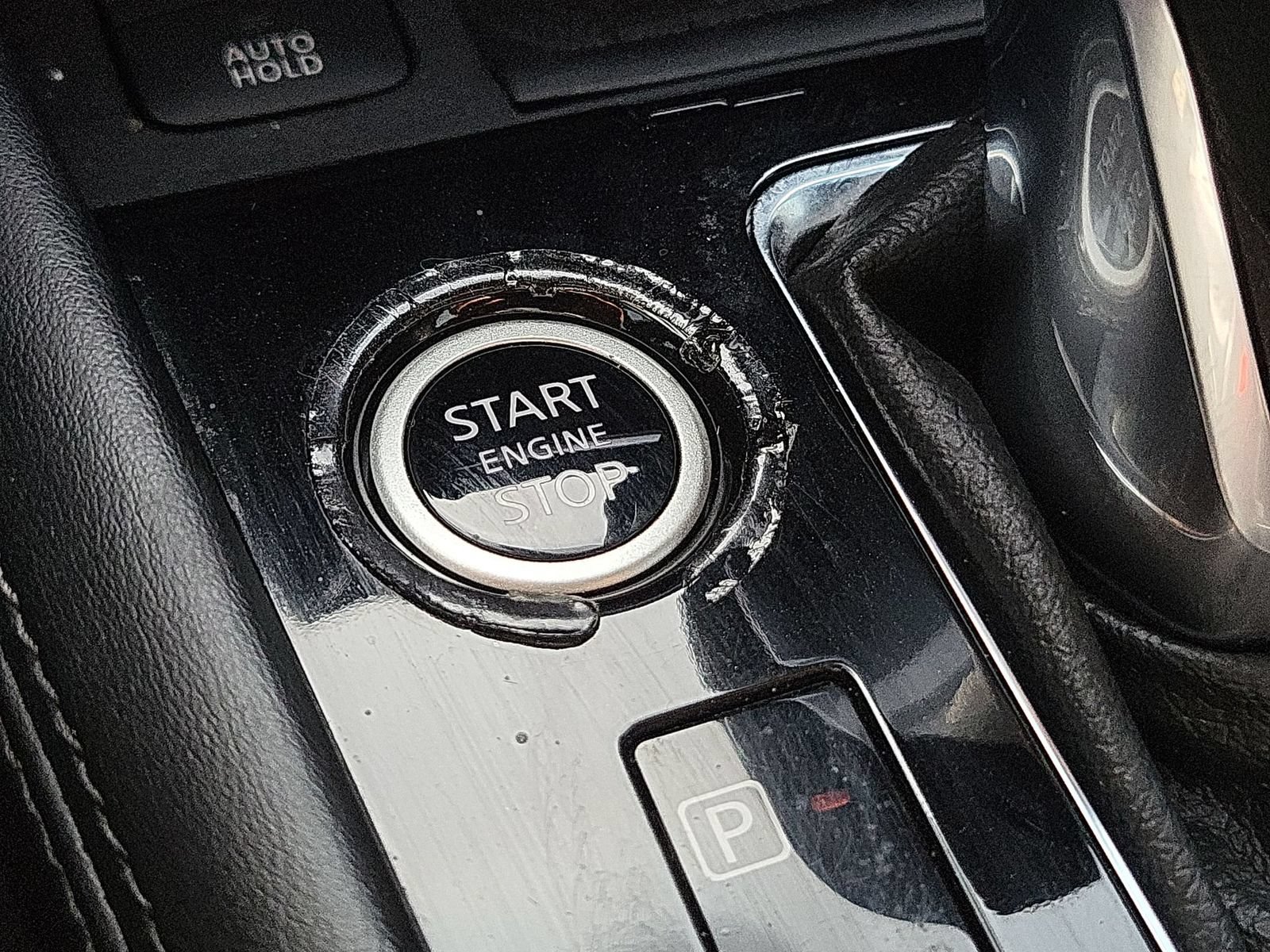 Used 2022 Nissan Kicks SR w/ Interior Electronics Package FWD image 16