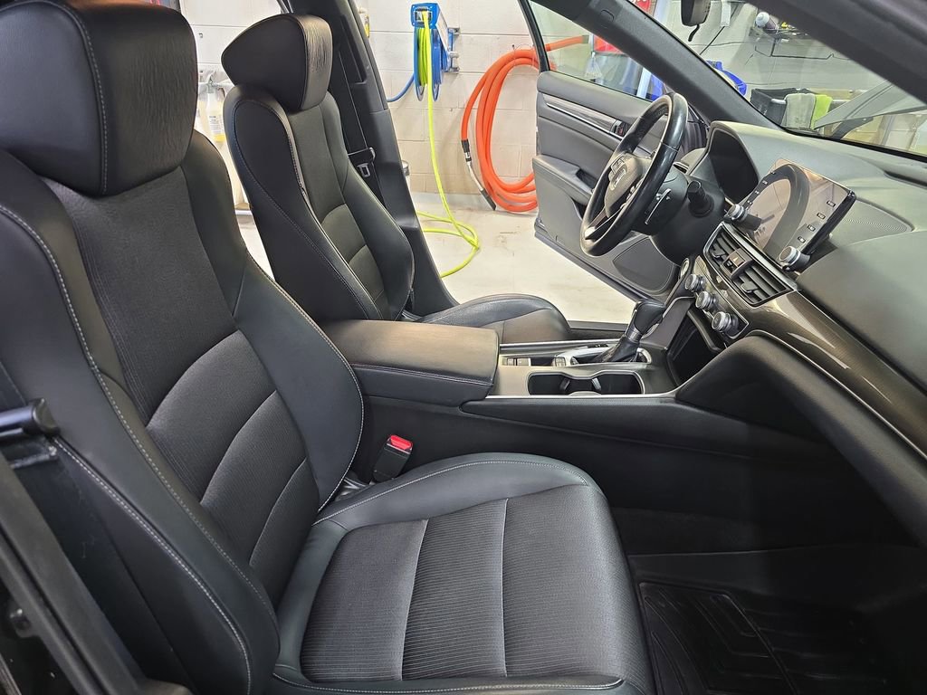 Used 2018 Honda Accord Sport image 10