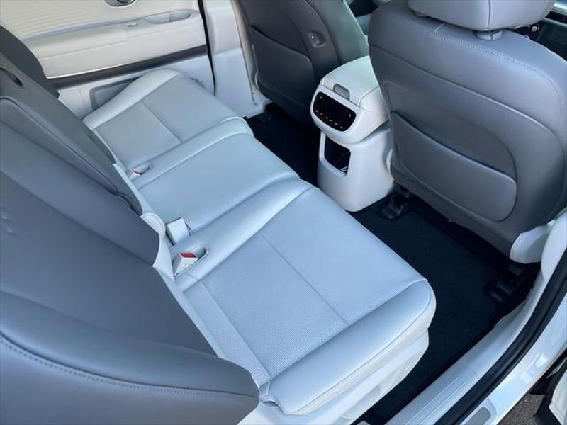 New 2026 Hyundai Ioniq 9 SEL w/ Tow & Go Package AWD/4WD image 22