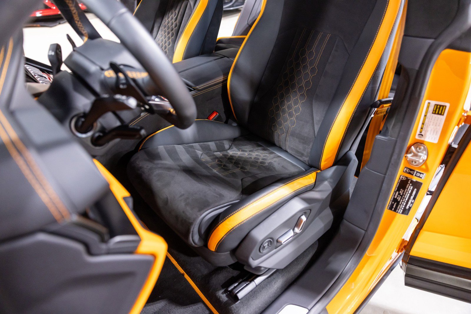 Used 2024 Lamborghini Urus S AWD/4WD image 41