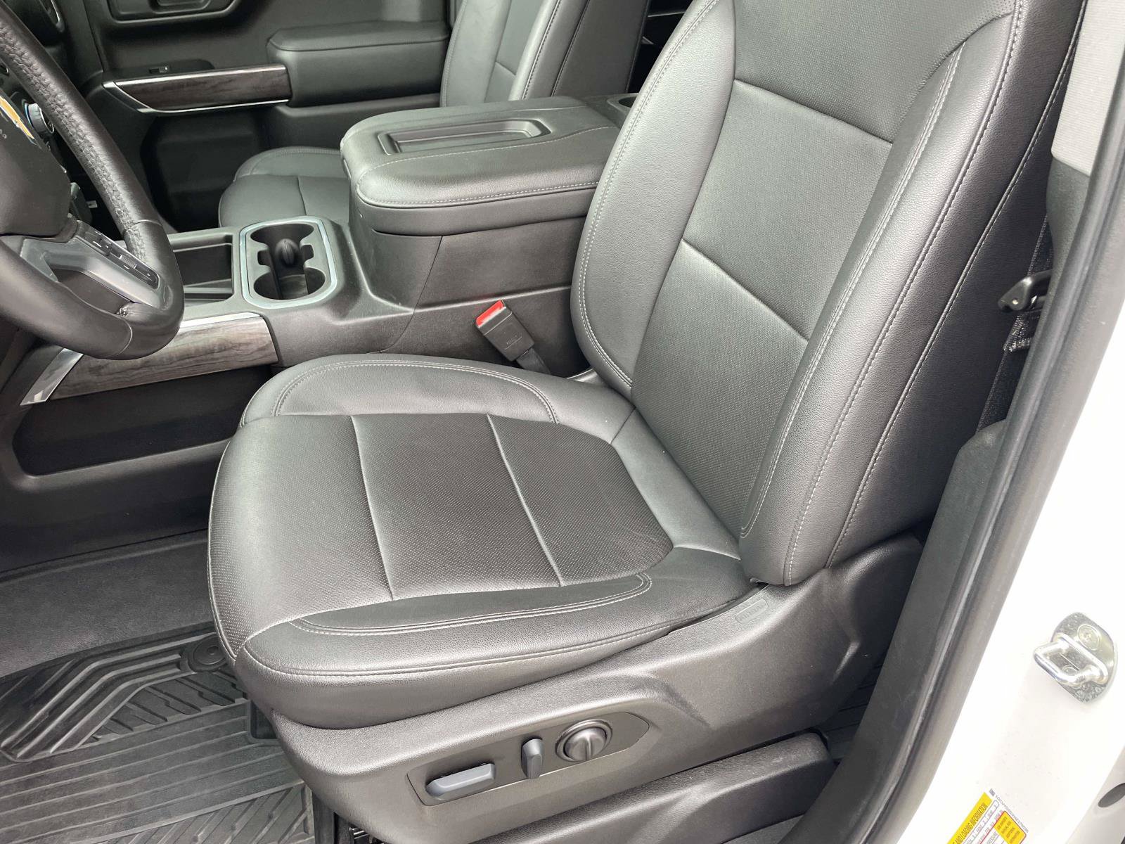 Certified 2022 Chevrolet Silverado 1500 LTZ w/ LTZ Premium Package AWD/4WD image 15