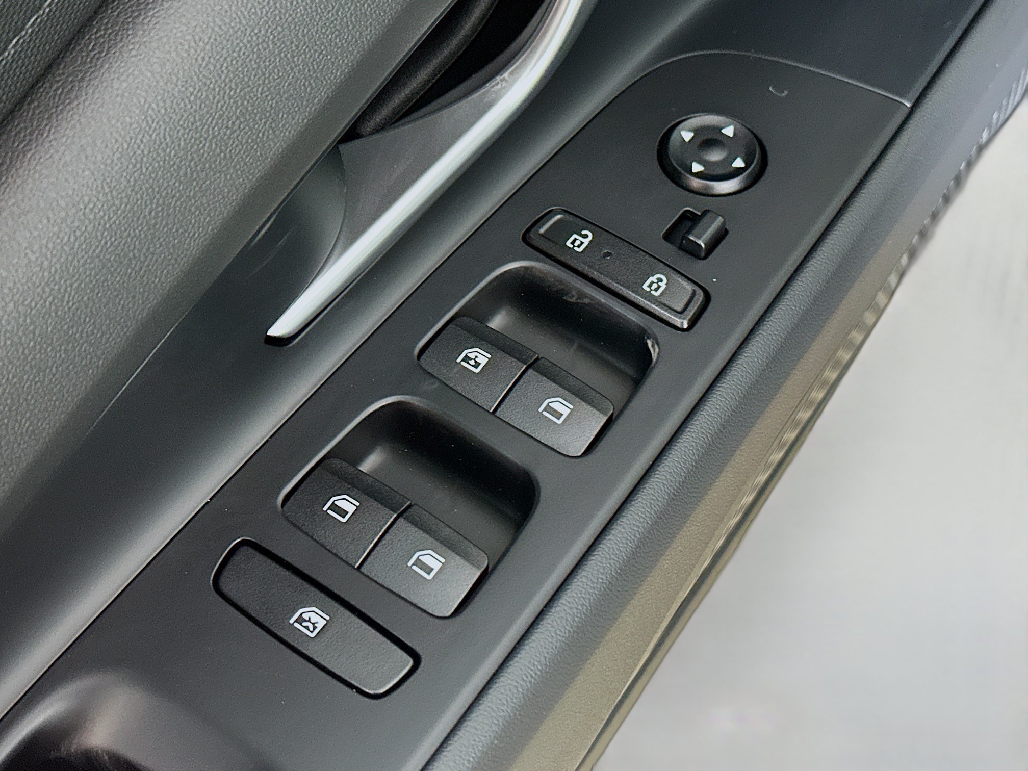 New 2026 Hyundai Elantra Hybrid FWD image 17