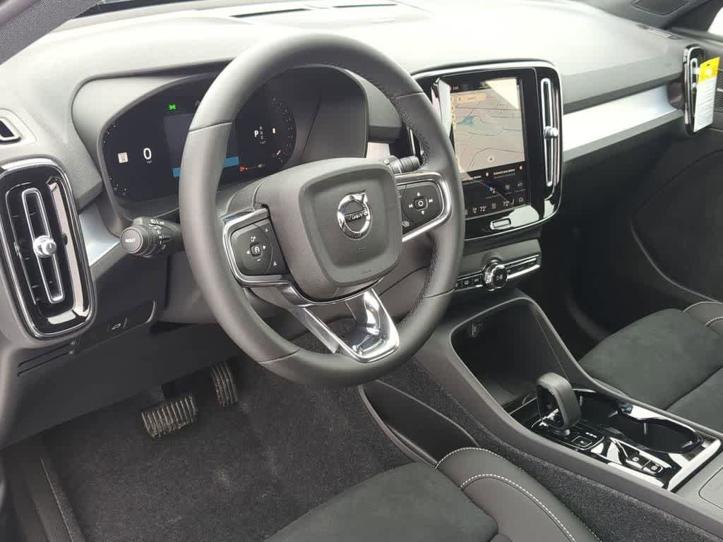 New 2026 Volvo XC40 B5 Ultra w/ Protection Package Premier AWD/4WD image 2