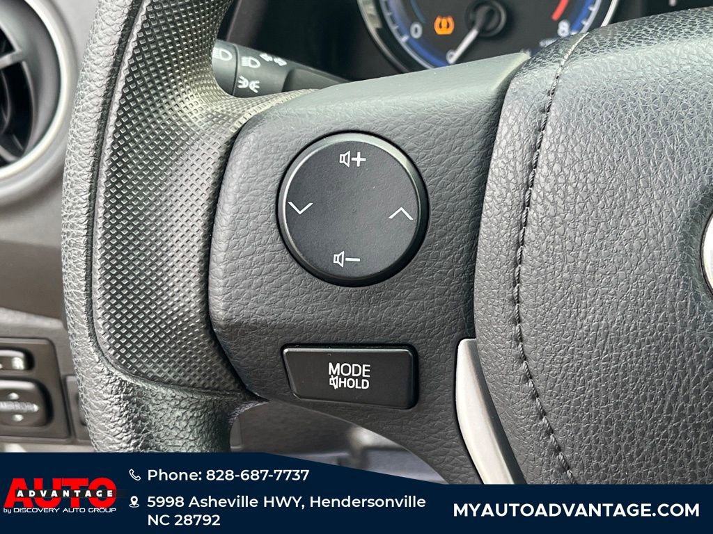 Used 2019 Toyota Corolla LE image 16