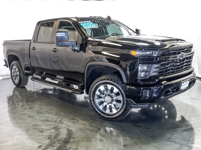 Used 2025 Chevrolet Silverado 2500 Custom w/ Custom Value Package AWD/4WD image 2