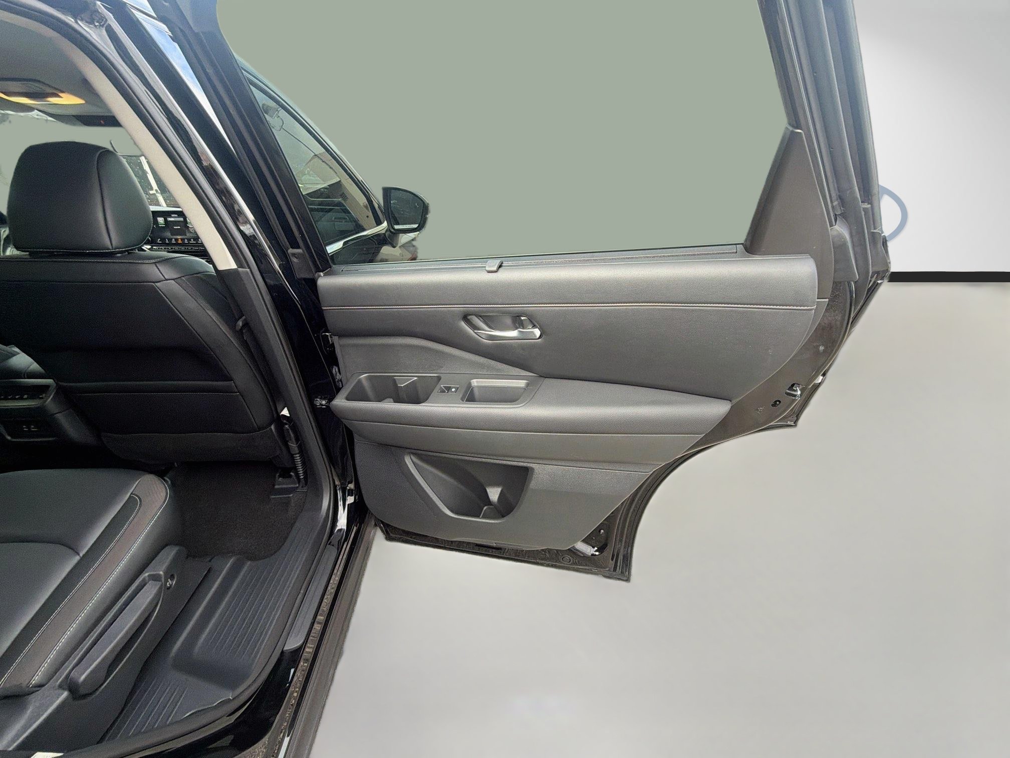 Used 2024 Nissan Pathfinder SL FWD image 27