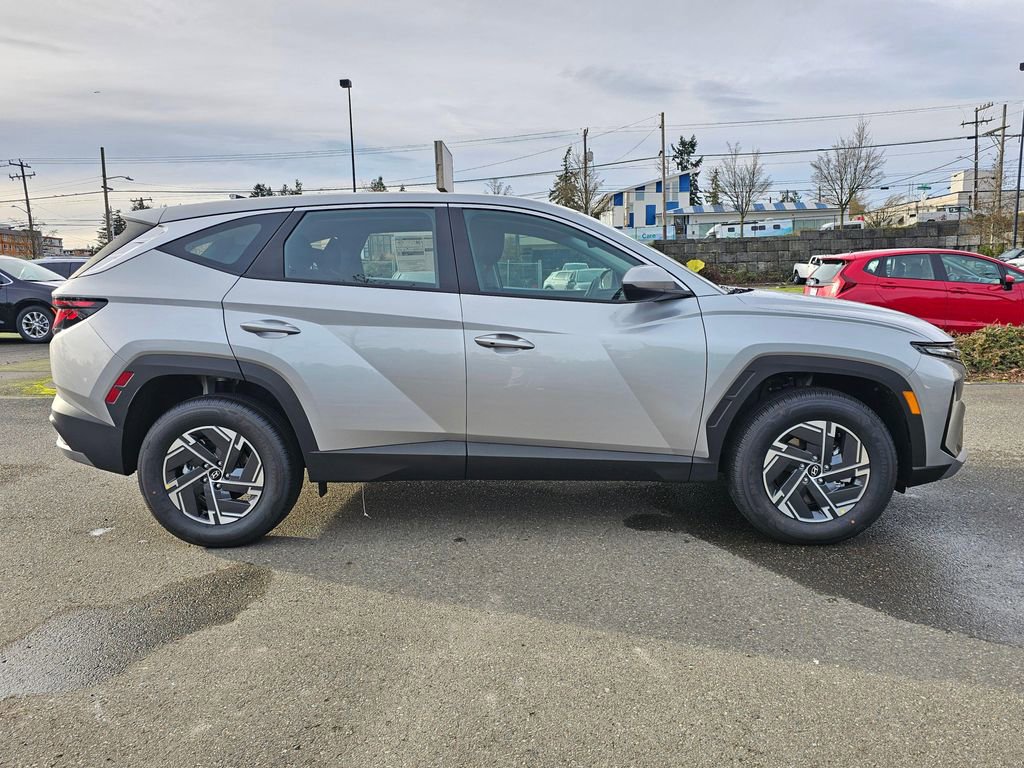 New 2026 Hyundai Tucson Blue SE image 8