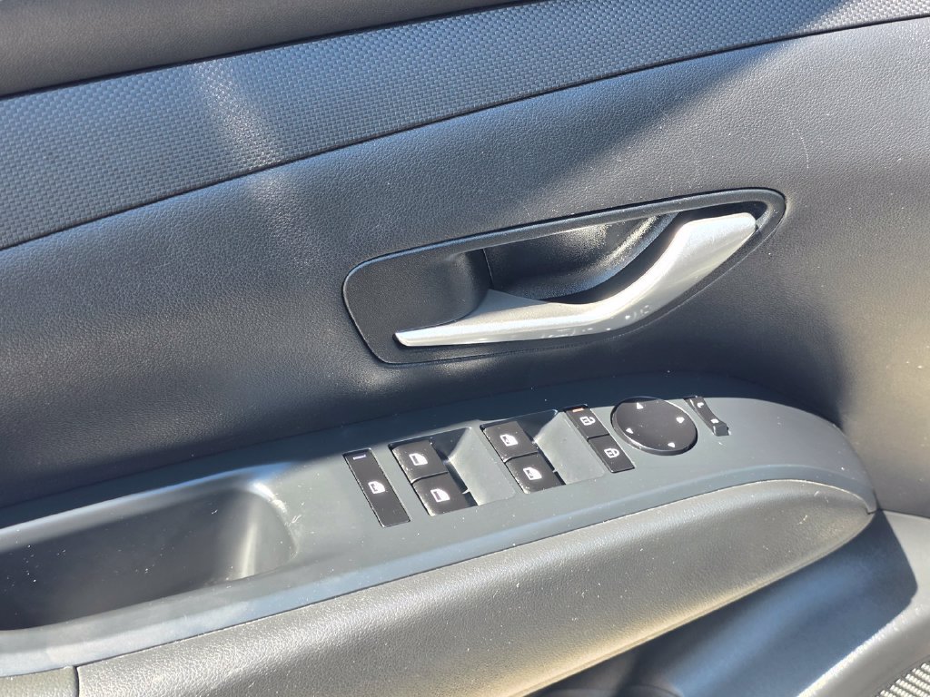 Used 2025 Hyundai Tucson SEL FWD image 14