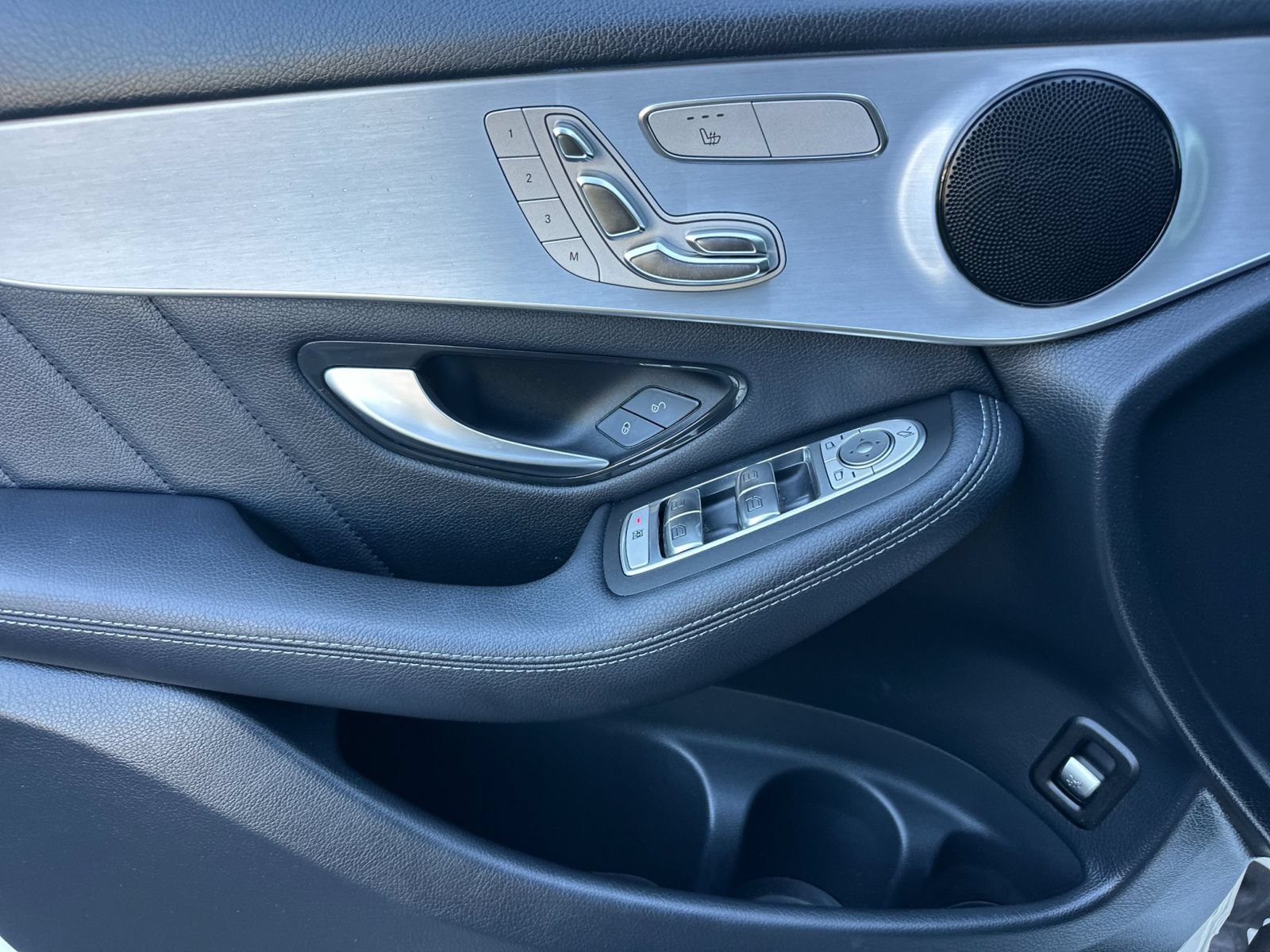 Used 2019 Mercedes-Benz GLC 300 image 11