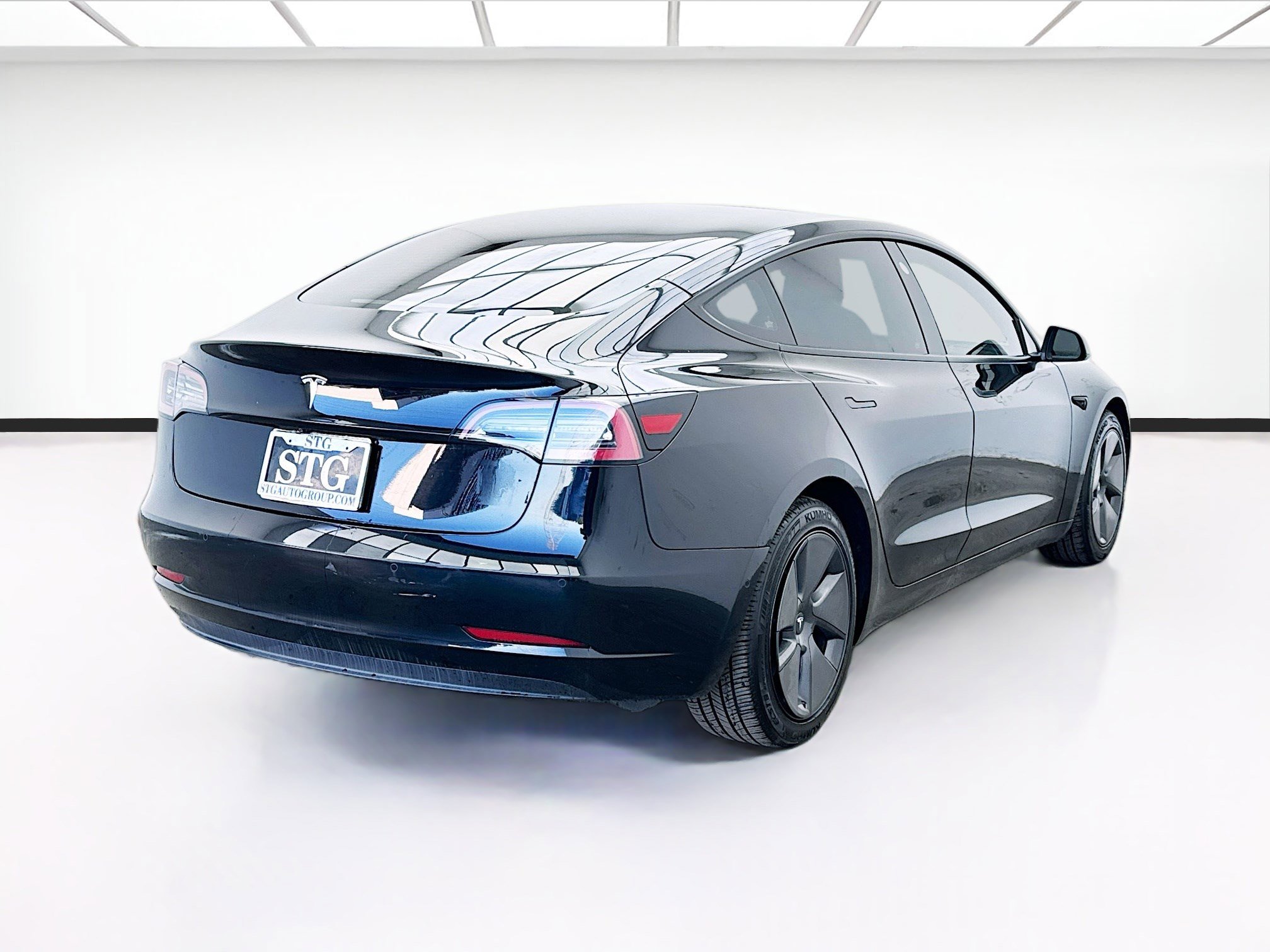 Used 2021 Tesla Model 3 Standard Range Plus RWD image 4