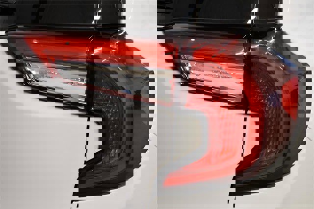 Used 2024 GMC Terrain SLT image 12