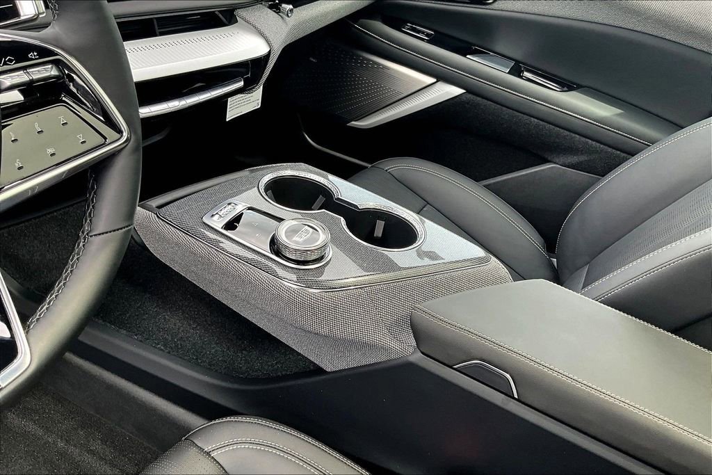 Certified 2025 Cadillac Optiq Luxury 2 w/ LPO, Floor Liner Package AWD/4WD image 18