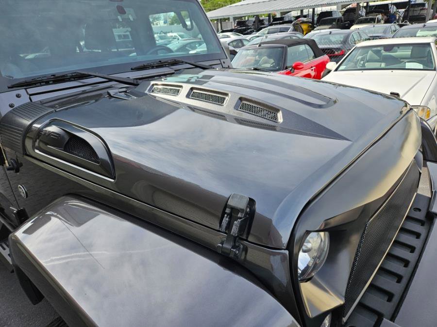 Used 2014 Jeep Wrangler Unlimited Sahara w/ Dual Top Group image 36