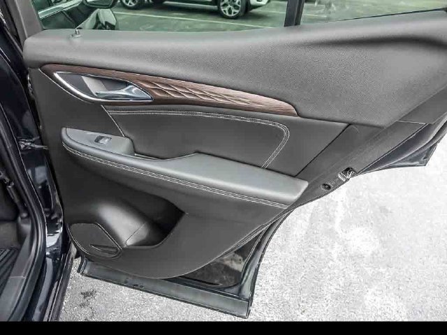 Certified 2023 Buick Envision Avenir AWD/4WD image 32