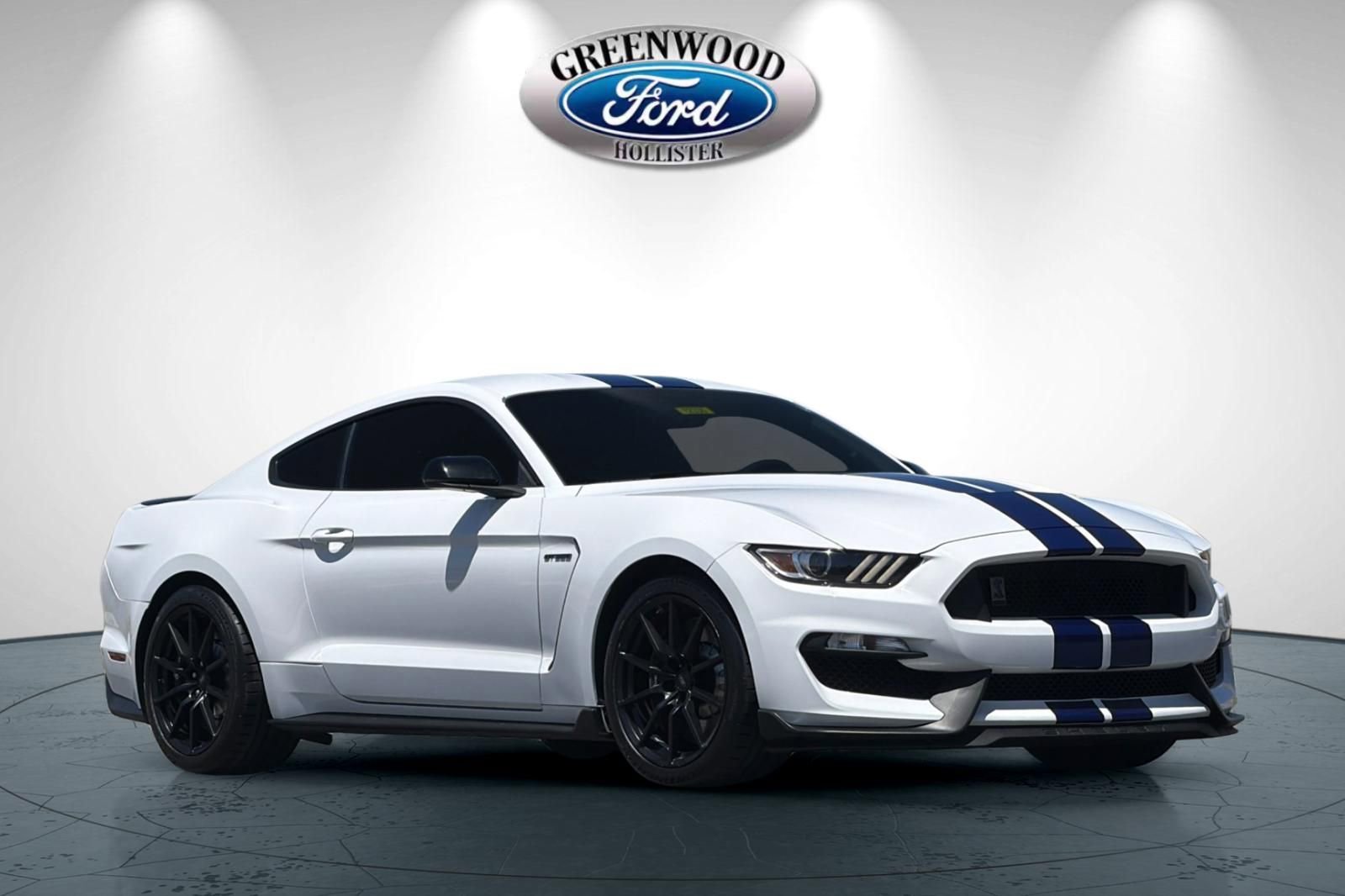 Used 2016 Ford Mustang Shelby GT350 w/ Technology Package RWD image 2