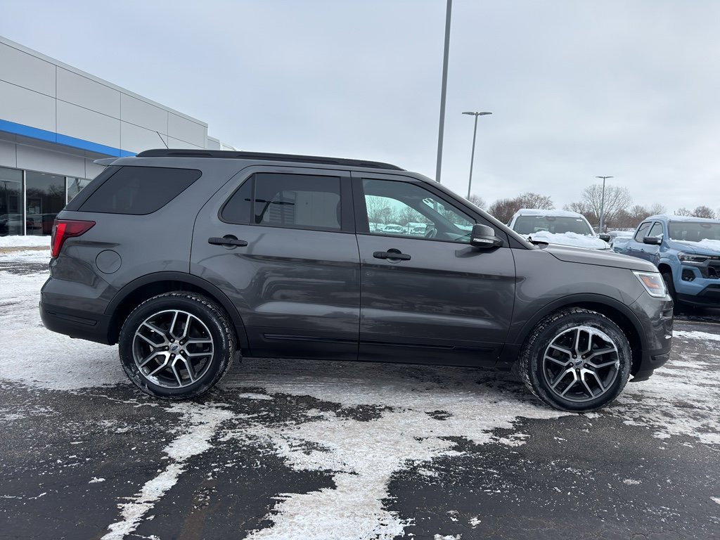 Used 2018 Ford Explorer Sport image 4