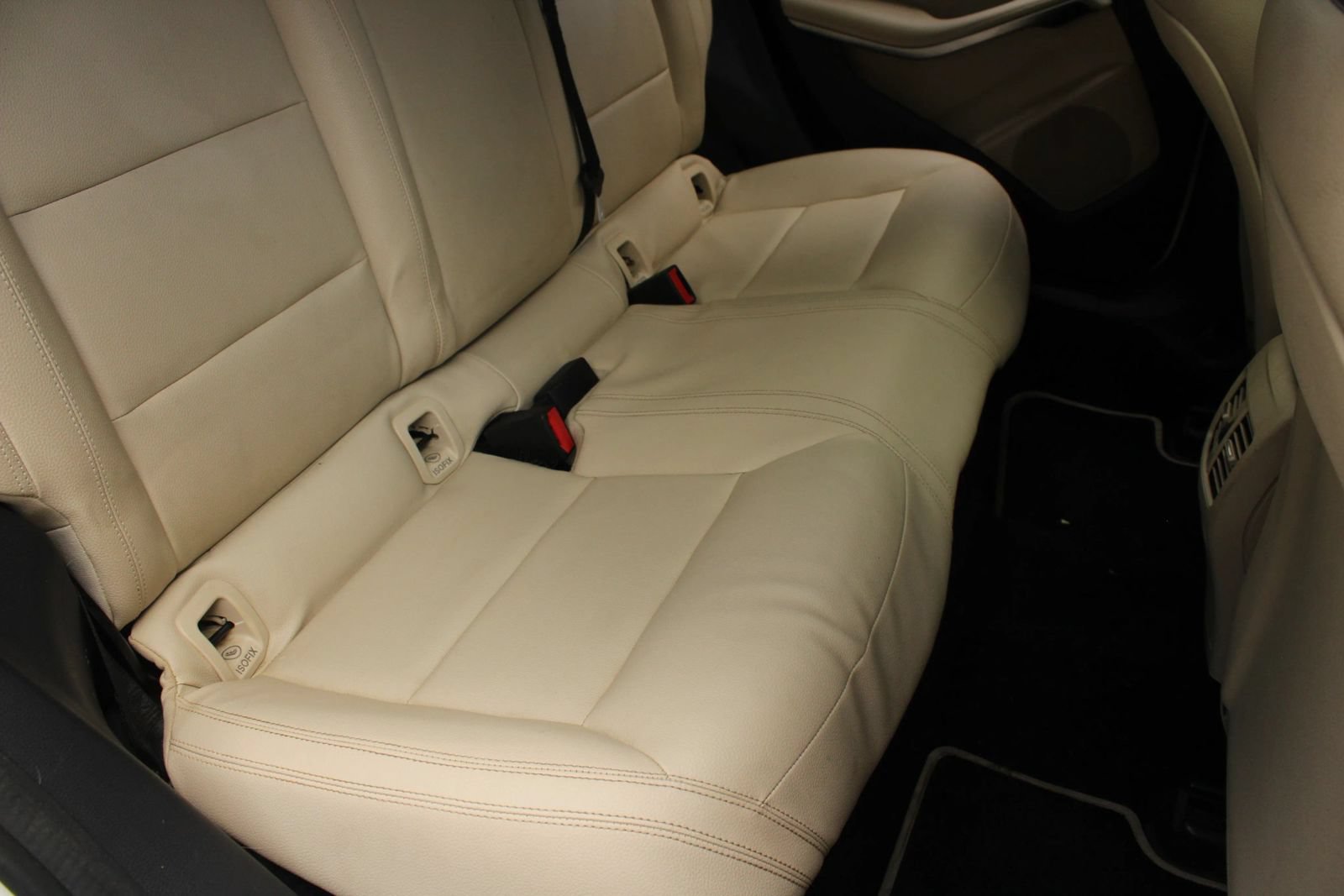 Used 2014 Mercedes-Benz CLA 250 4MATIC image 22