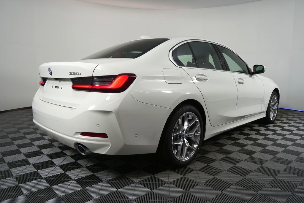Used 2026 BMW 330i xDrive Sedan w/ Premium Package AWD/4WD image 3