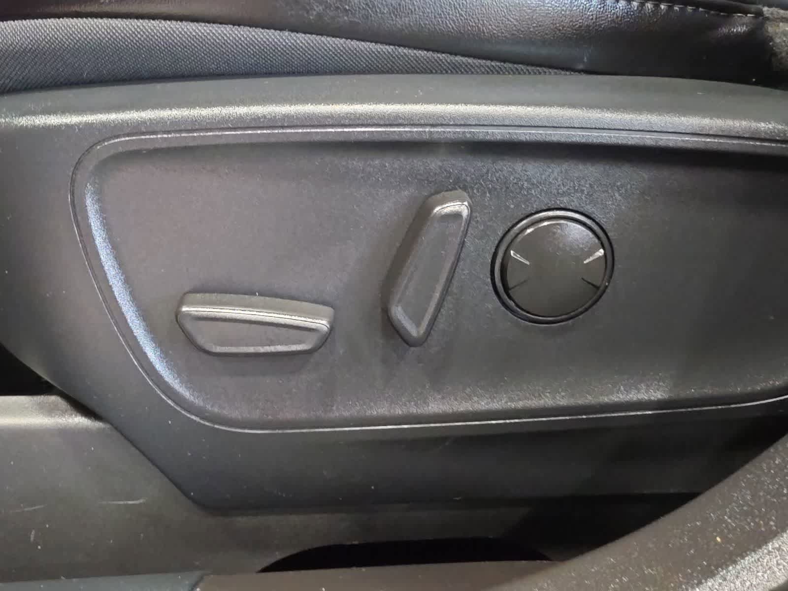 Used 2024 Ford Escape ST-Line w/ Tech Pack #1 AWD/4WD image 15