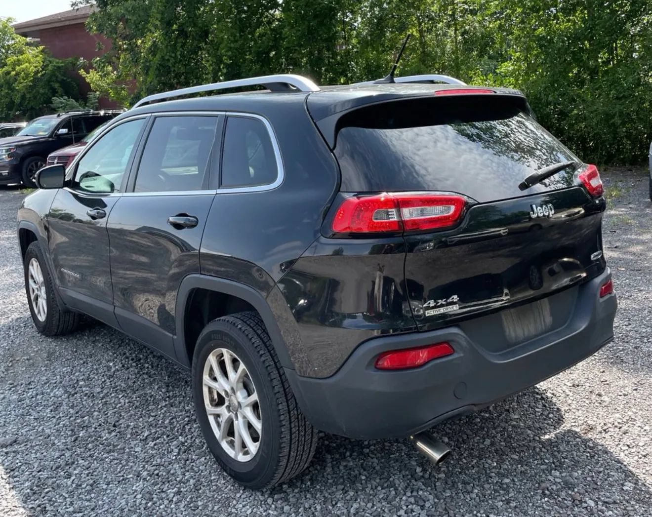 Used 2014 Jeep Cherokee Latitude w/ Cold Weather Group AWD/4WD image 19