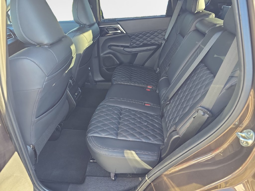 Used 2024 Mitsubishi Outlander SEL AWD/4WD image 24