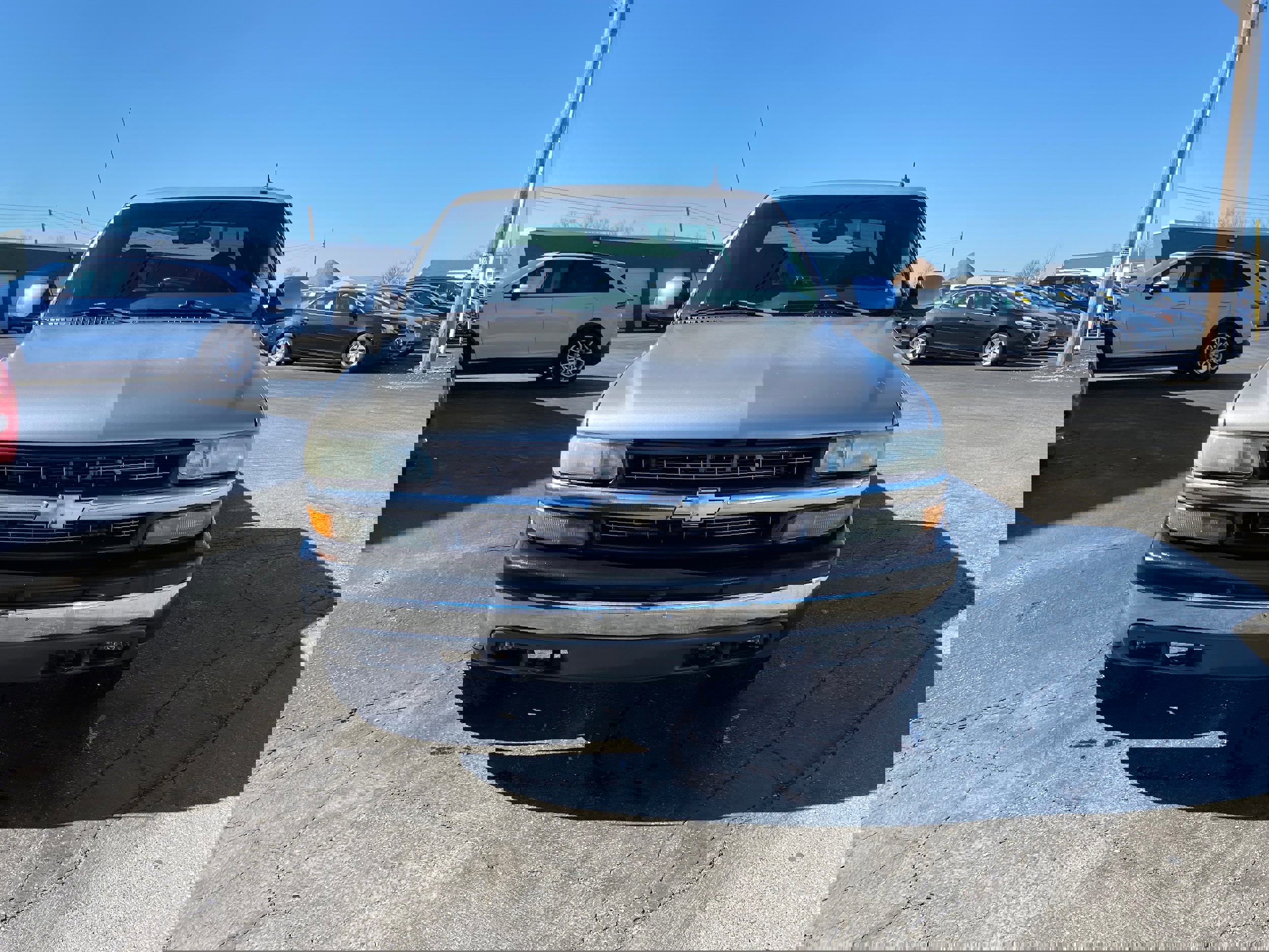 Used 2002 Chevrolet Silverado 1500 LT w/ Off-Road Pkg AWD/4WD image 2