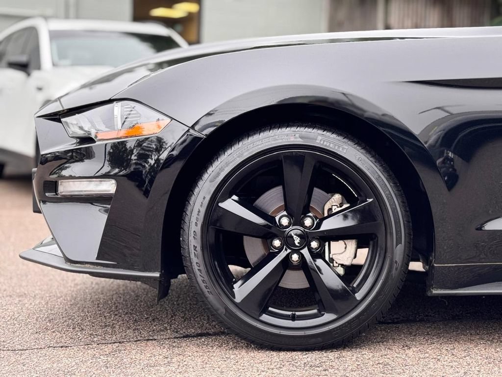 Used 2021 Ford Mustang Coupe w/ Black Accent Package RWD image 11