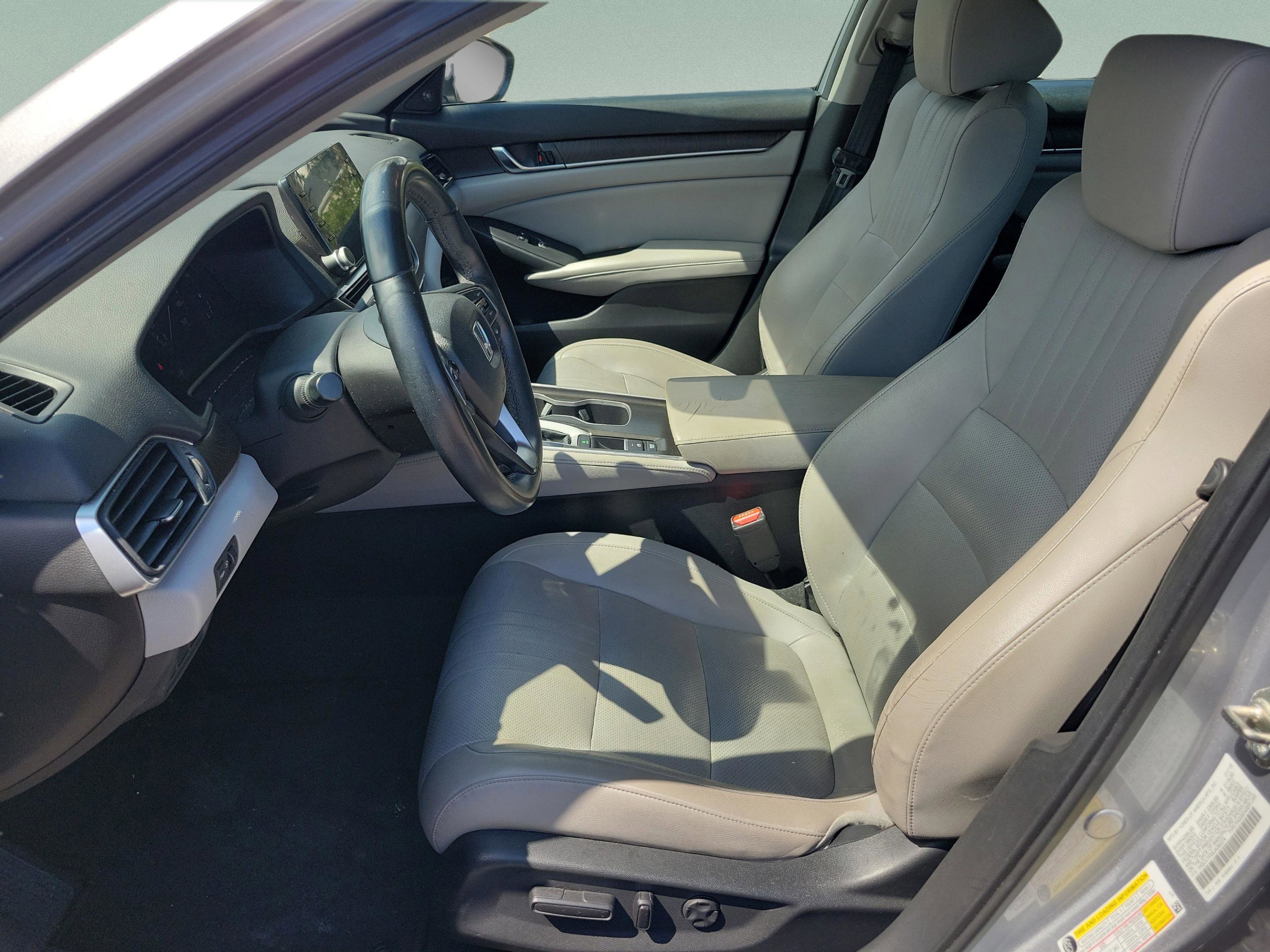 Used 2018 Honda Accord EX-L image 26