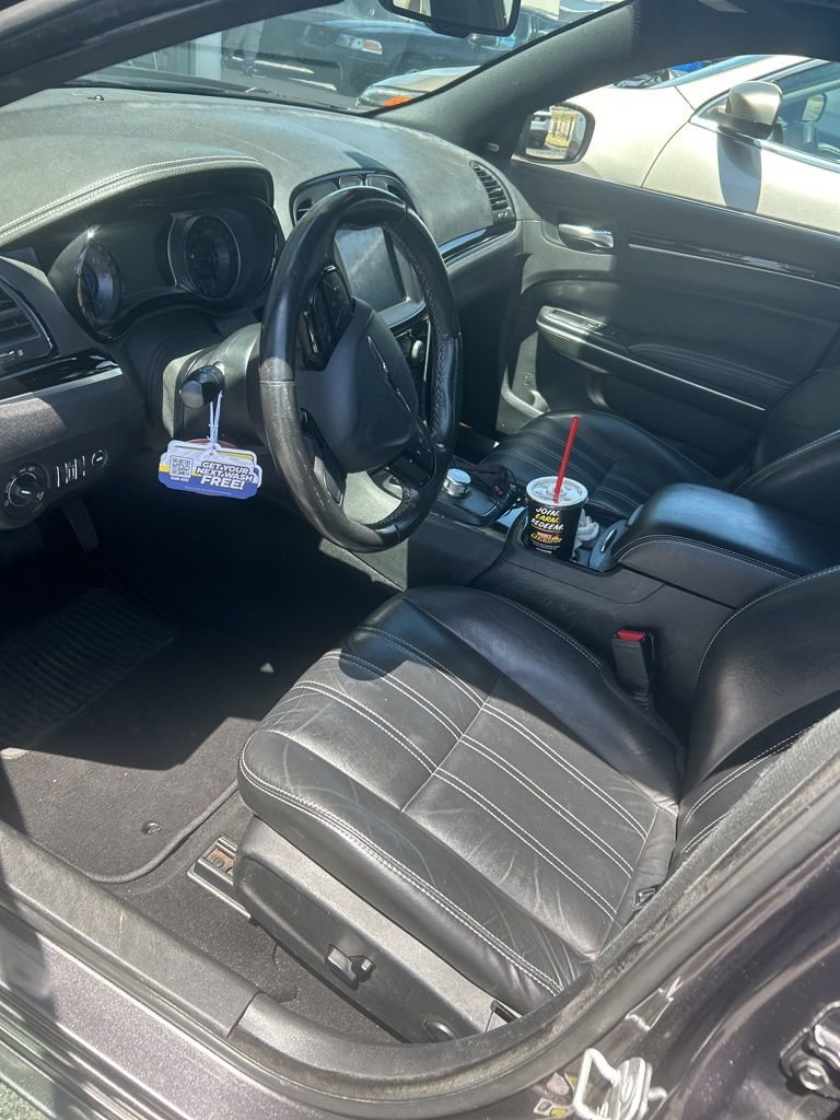 Used 2019 Chrysler 300 S image 11