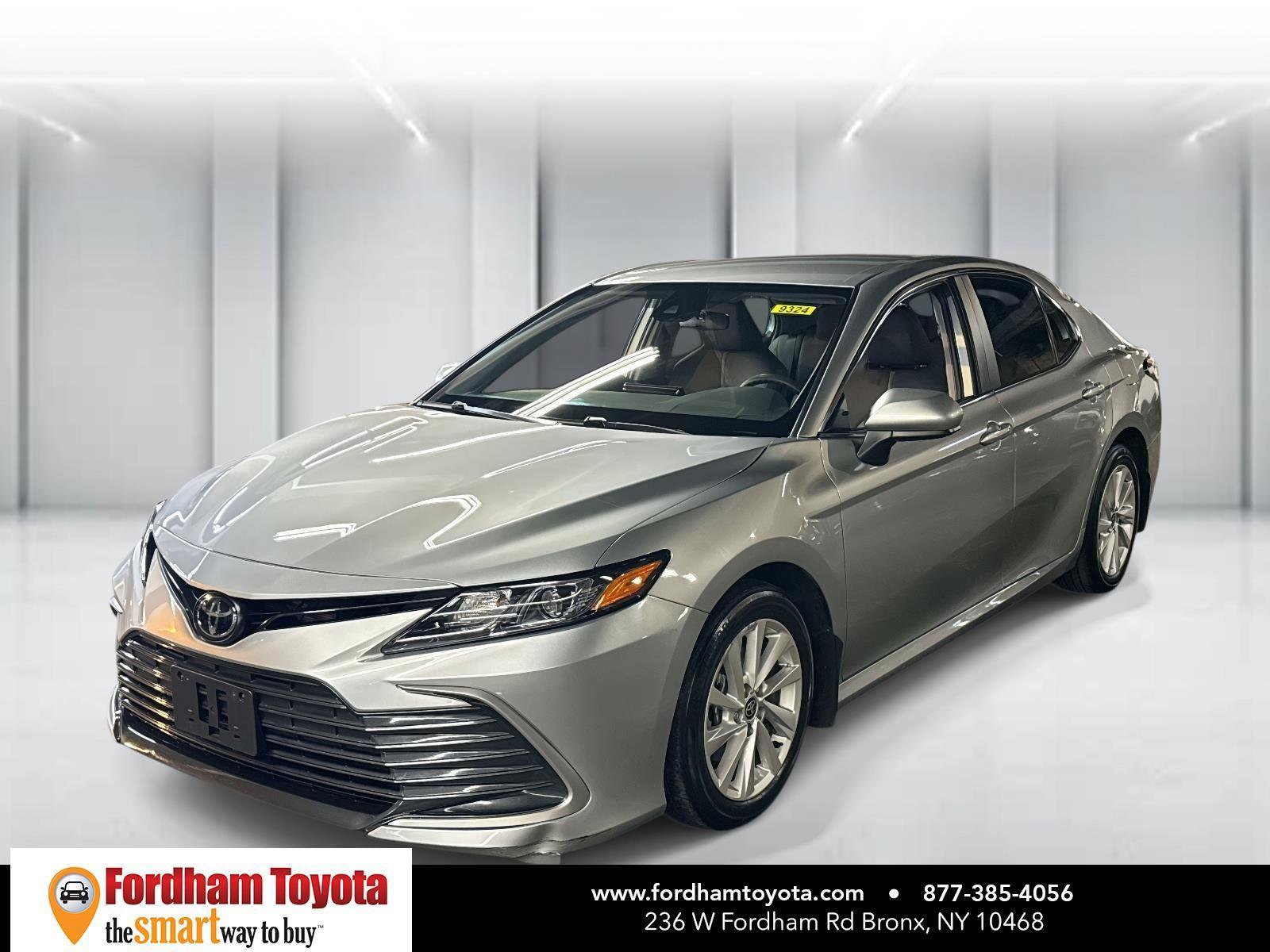 Used 2023 Toyota Camry LE image 4