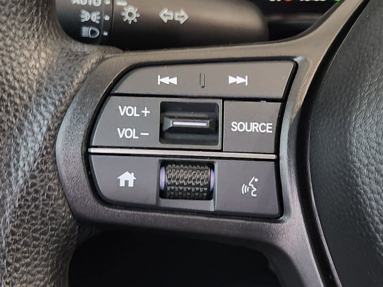 Used 2025 Honda CR-V EX image 27