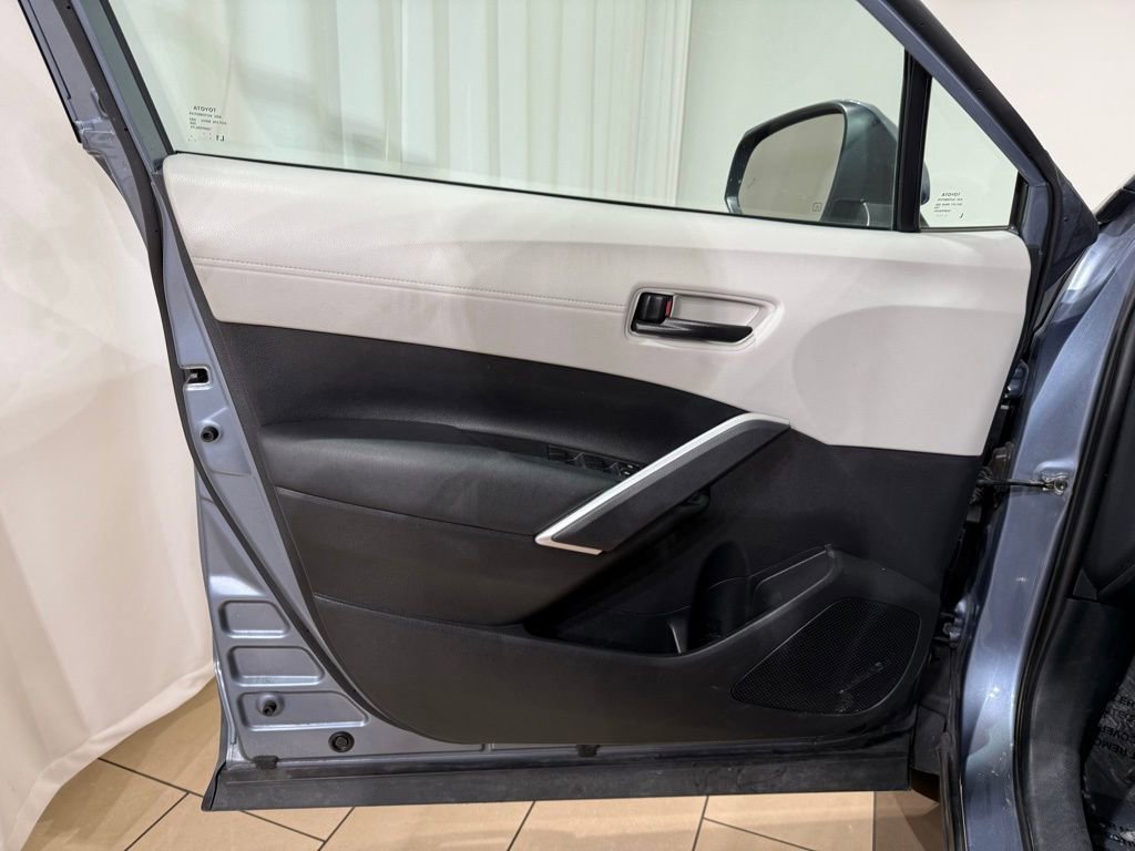 Certified 2023 Toyota Corolla Cross LE w/ Moonroof Package image 15