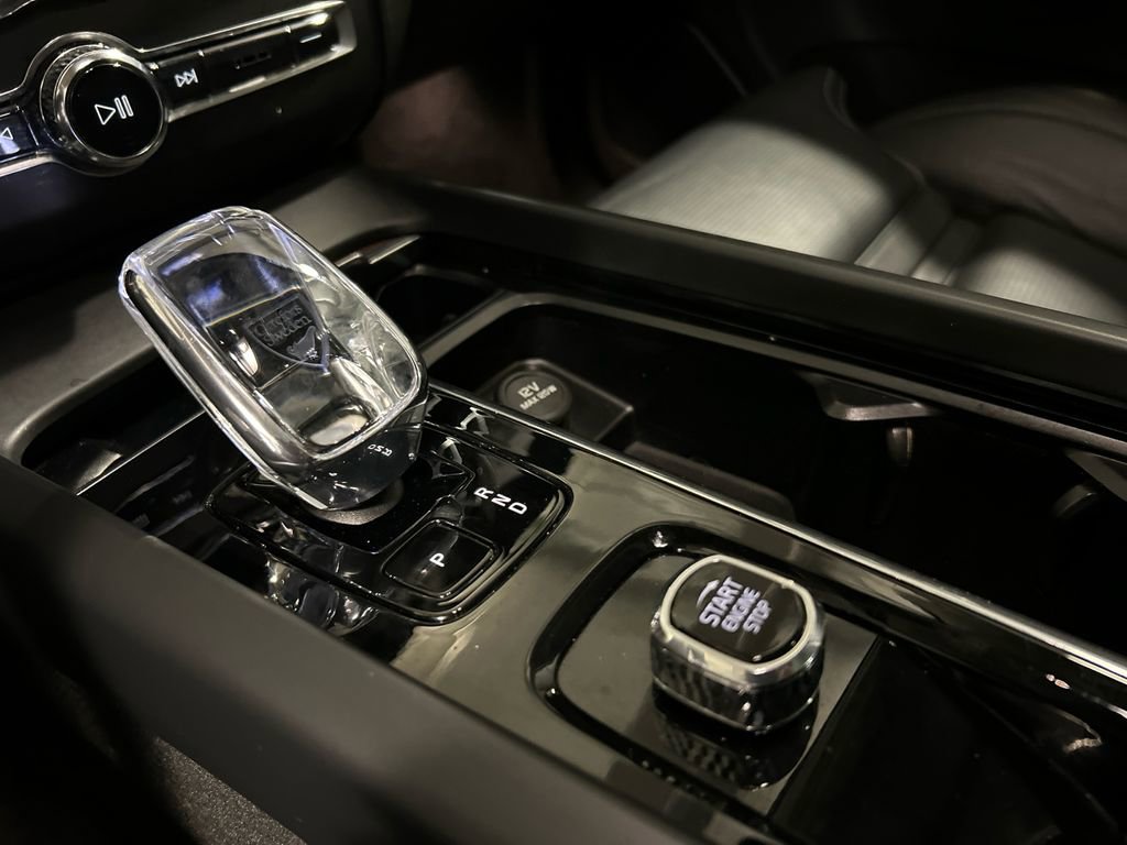 Certified 2023 Volvo XC60 B6 Ultimate image 19