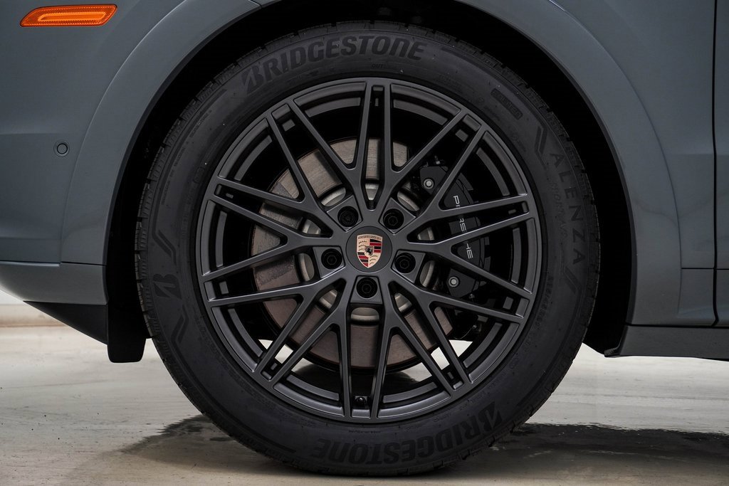 New 2026 Porsche Cayenne GTS image 13