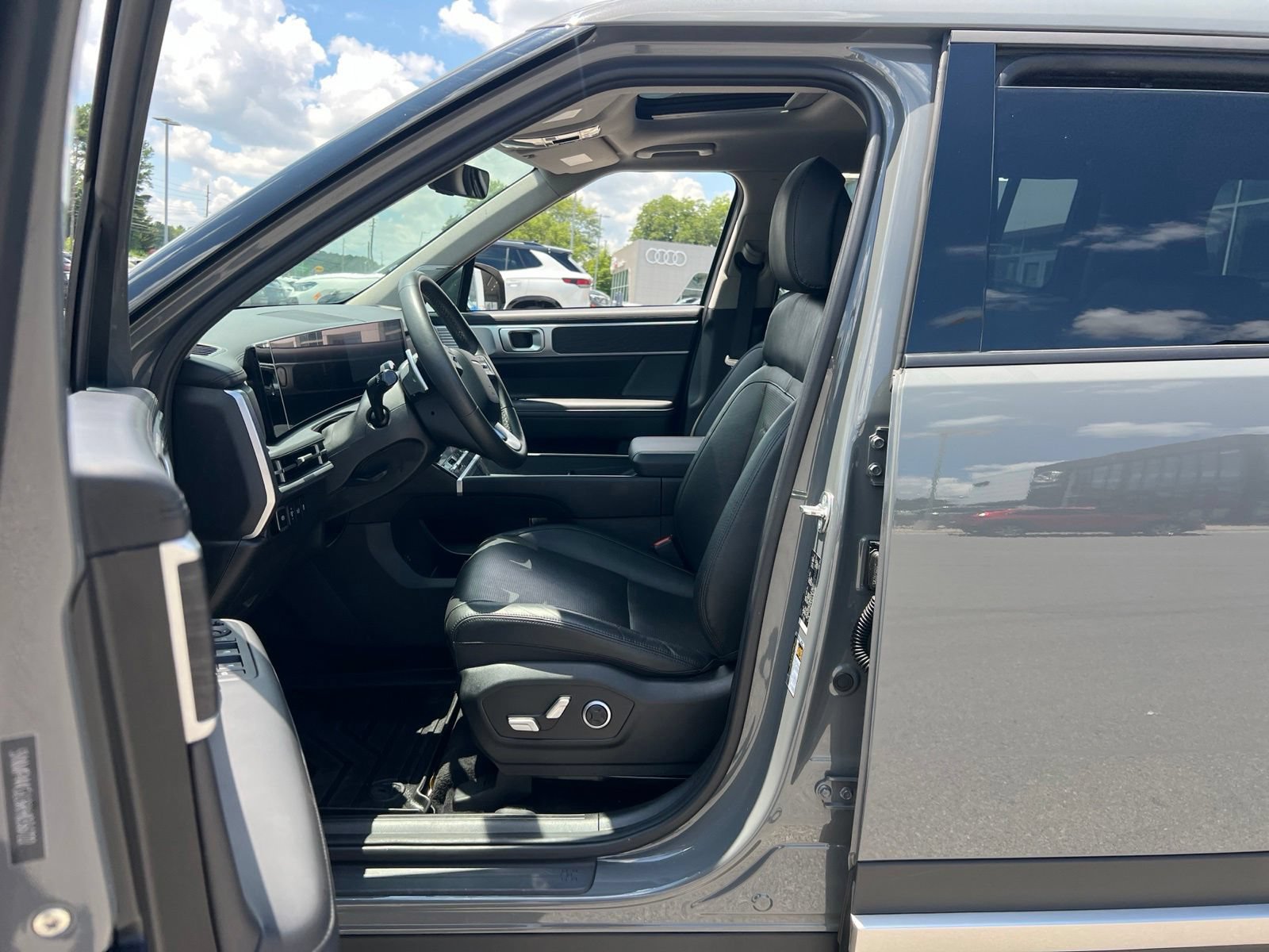 Used 2024 Hyundai Santa Fe Limited FWD image 28