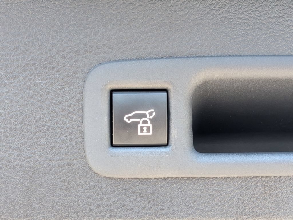 Used 2026 Toyota Sienna XLE FWD image 34