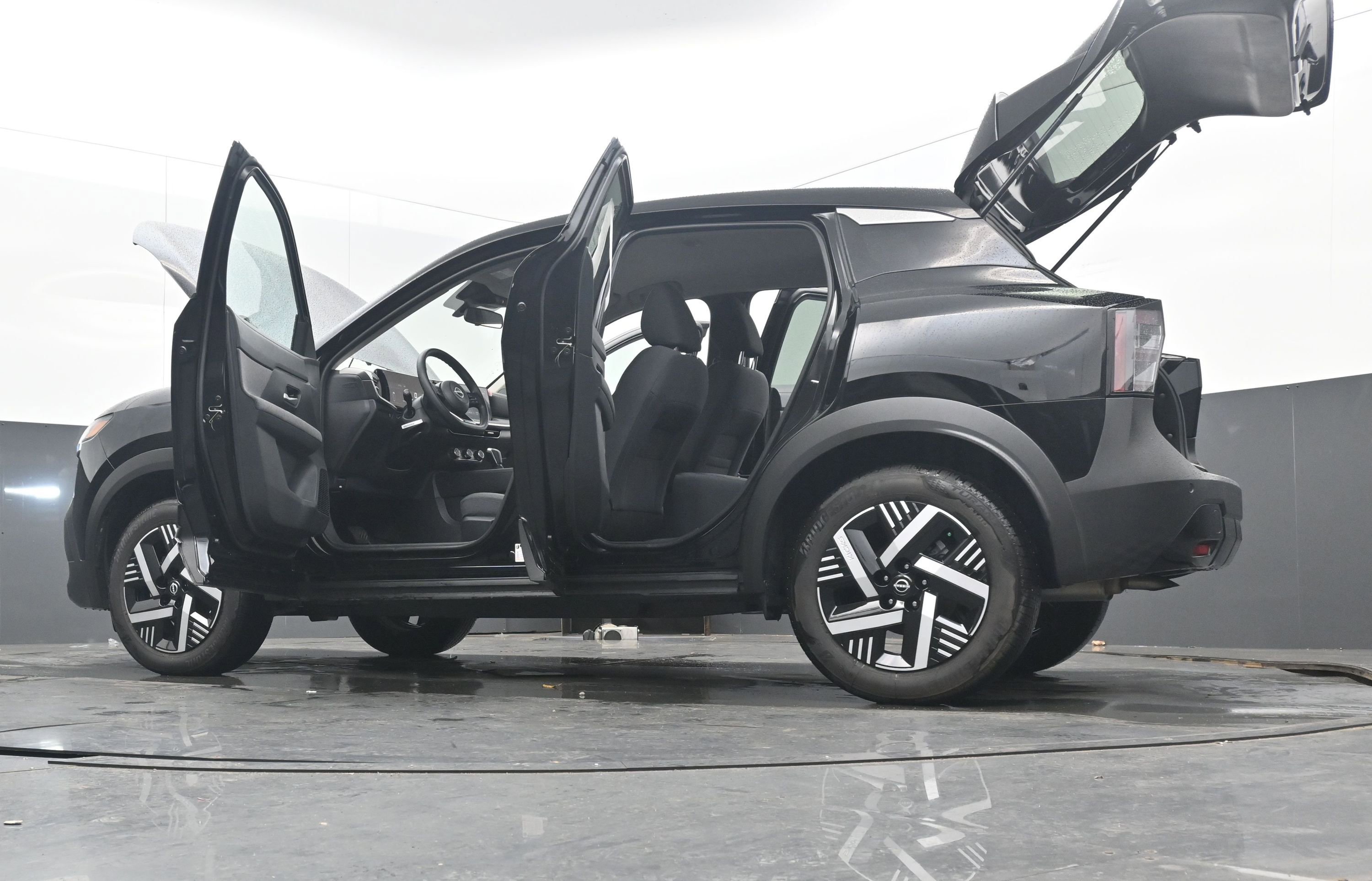 Certified 2025 Nissan Kicks SV image 33