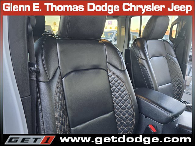 Used 2022 Jeep Wrangler Unlimited Sahara image 35