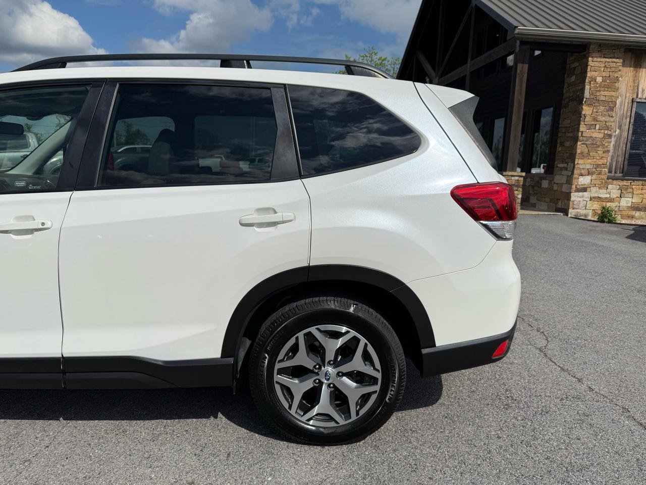 Used 2020 Subaru Forester Premium AWD/4WD image 39