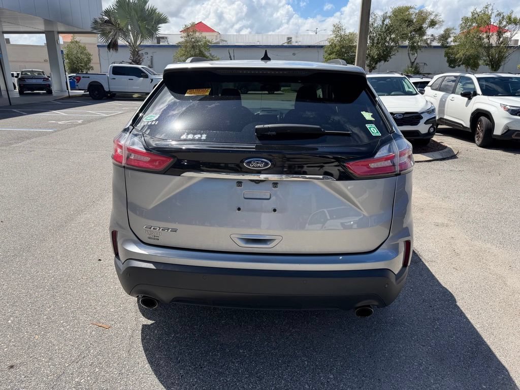 Used 2020 Ford Edge SE FWD image 4