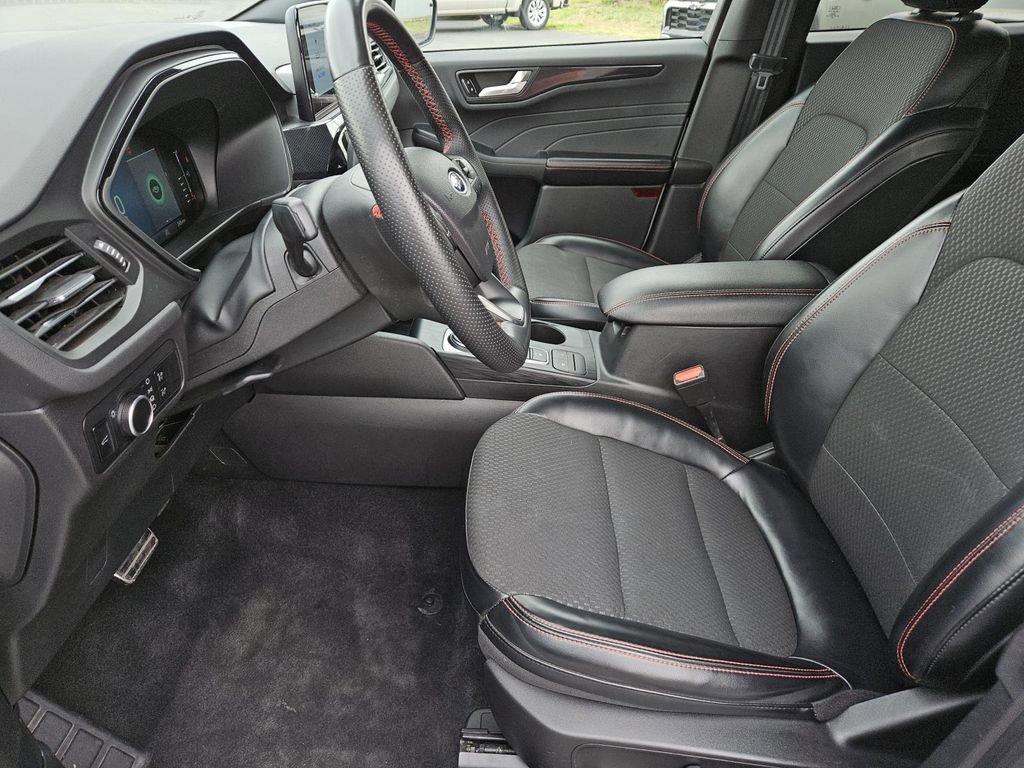 Used 2023 Ford Escape ST-Line image 22