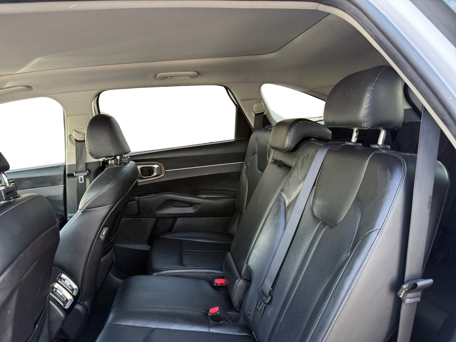 Used 2022 Kia Sorento S w/ Panoramic Sunroof Package image 11