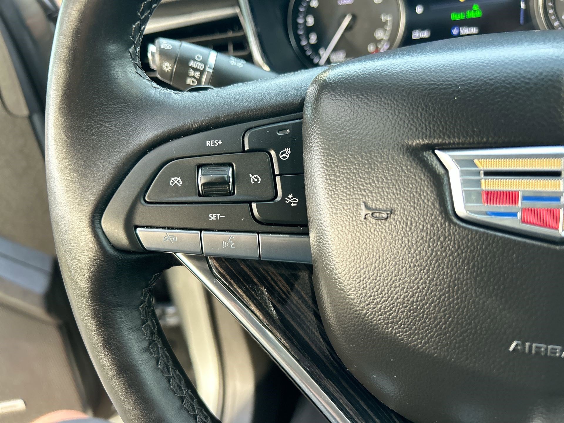 Used 2023 Cadillac XT6 Premium Luxury w/ Technology Package image 20